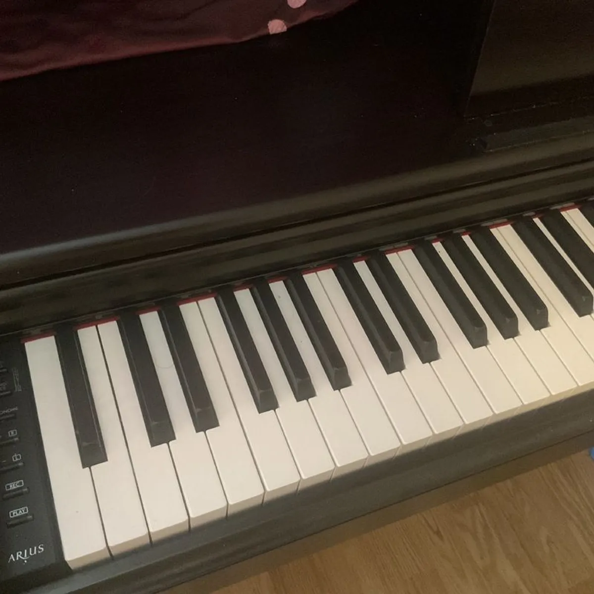 Yamaha Arius  keyboard - Image 3