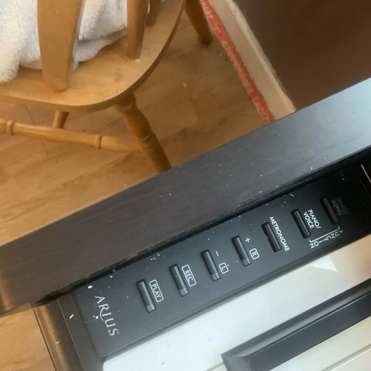 Yamaha Arius  keyboard - Image 4