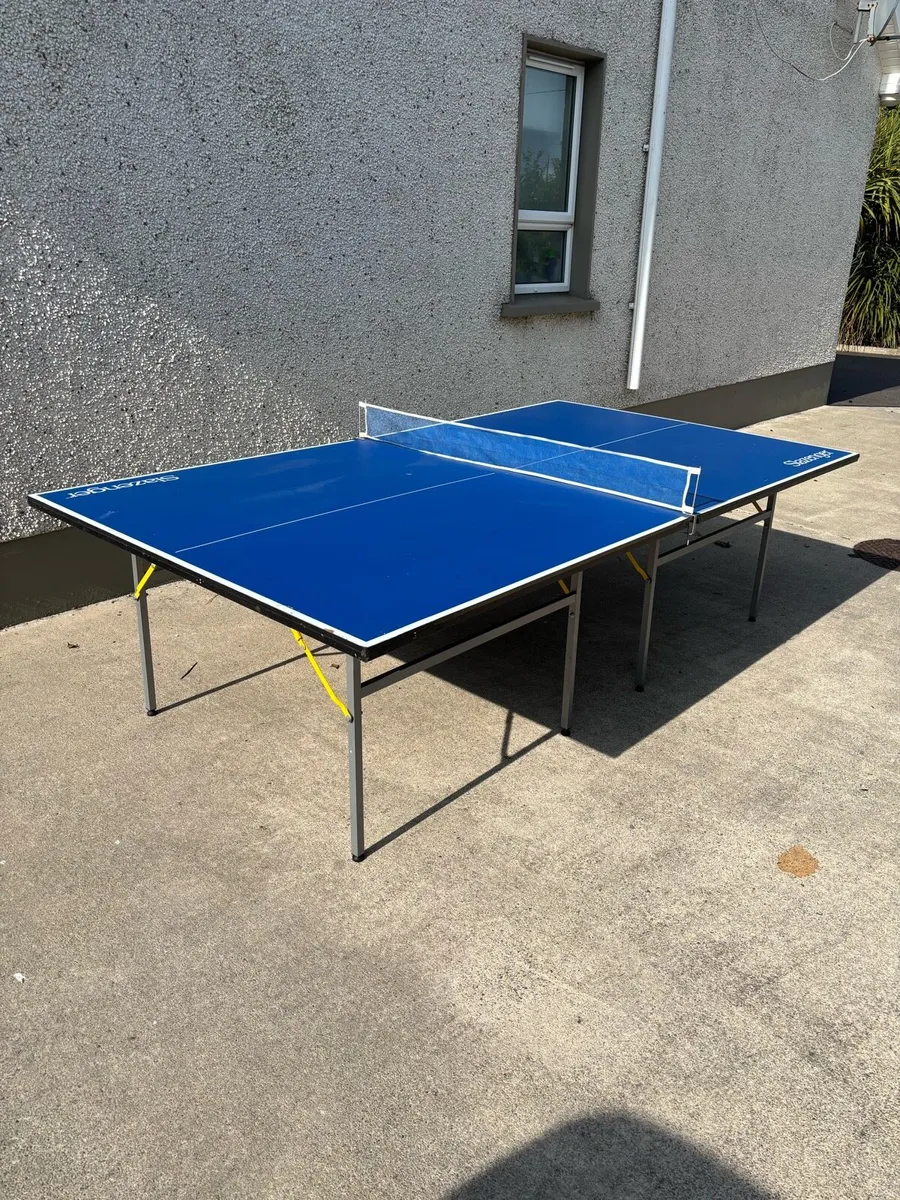 Table tennis table - Image 1