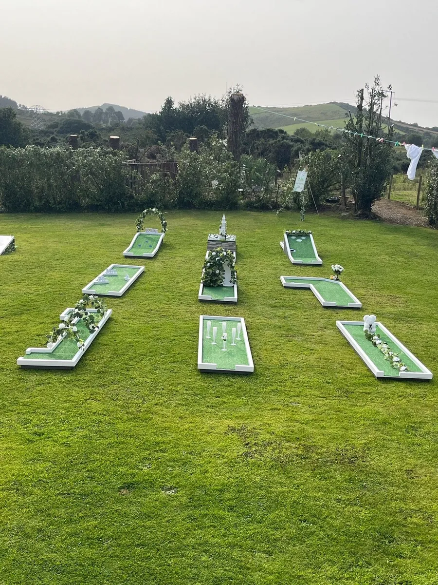 Mini golf course - Image 1