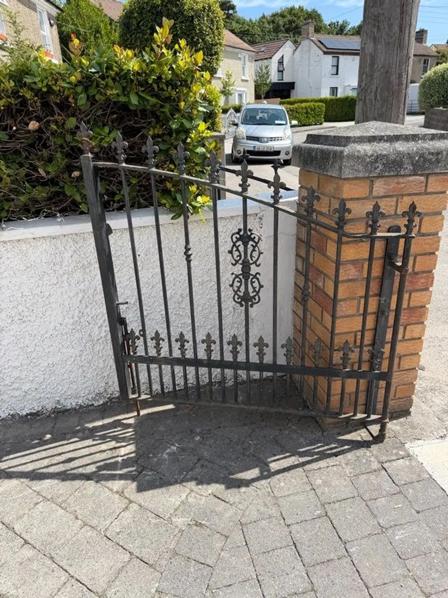 Gate - Image 3