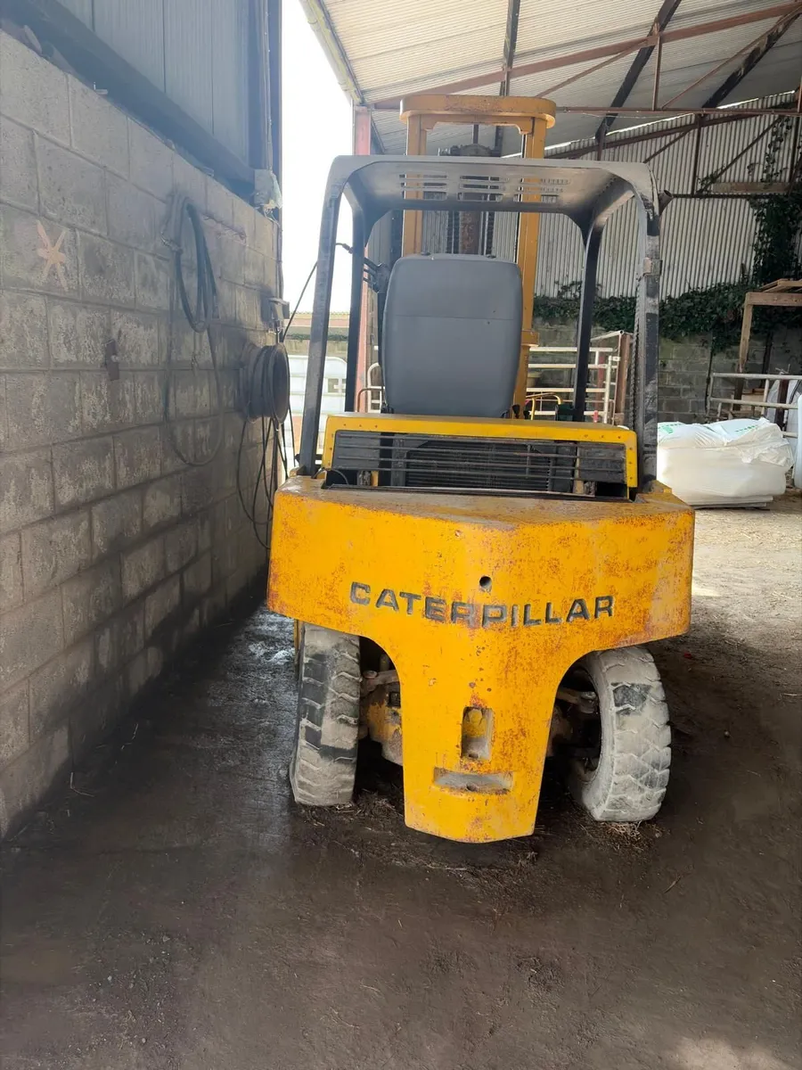 Caterpillar Forklift - Image 3