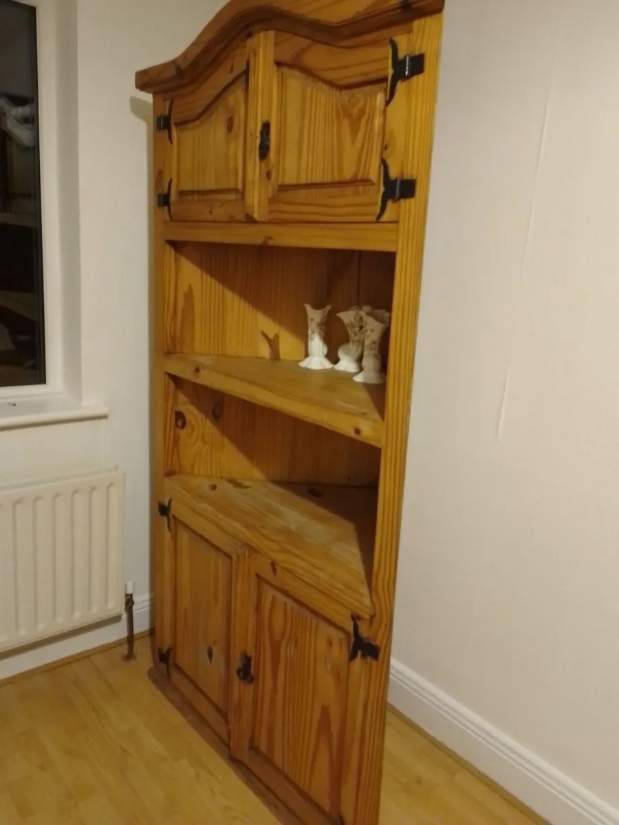VINTAGE MEXICAN PINE DISPLAY CORNER UNIT. - Image 3