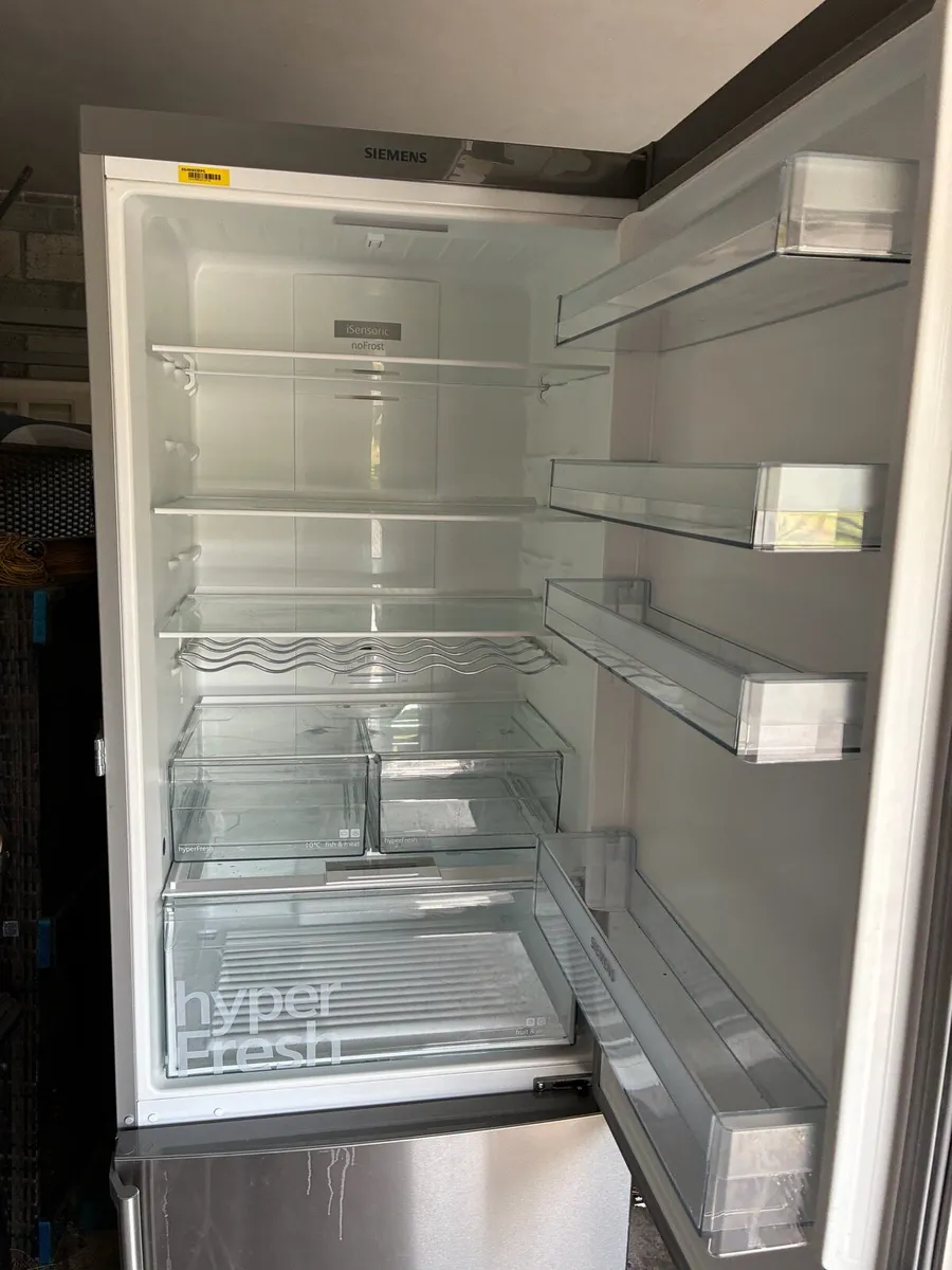 Siemens free standing fridge freezer - Image 2