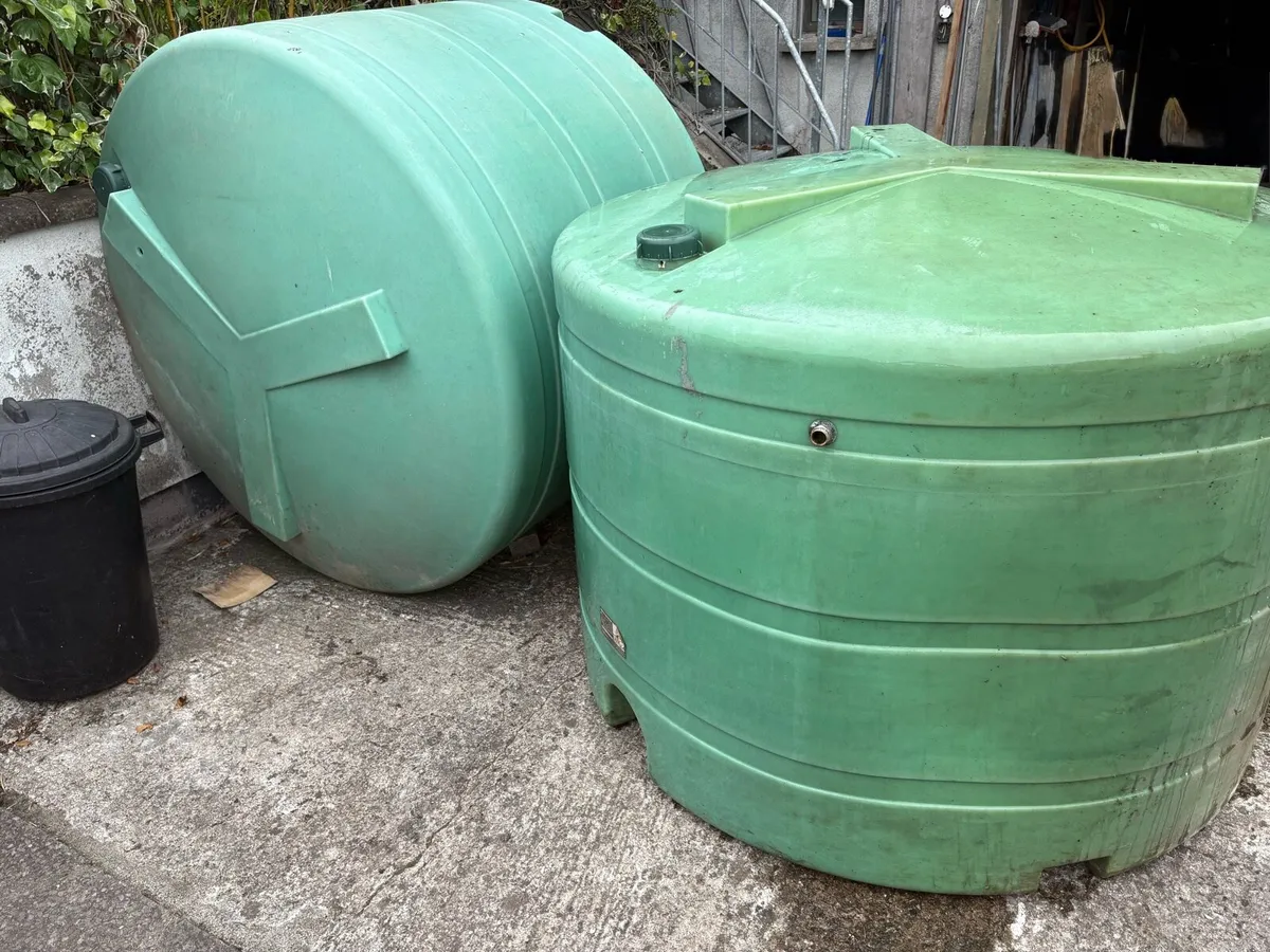 Water Storage Tanks (2500L)