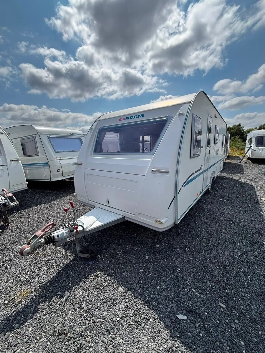 Adria 6 berth fixed bed single axle Caravan - Image 2
