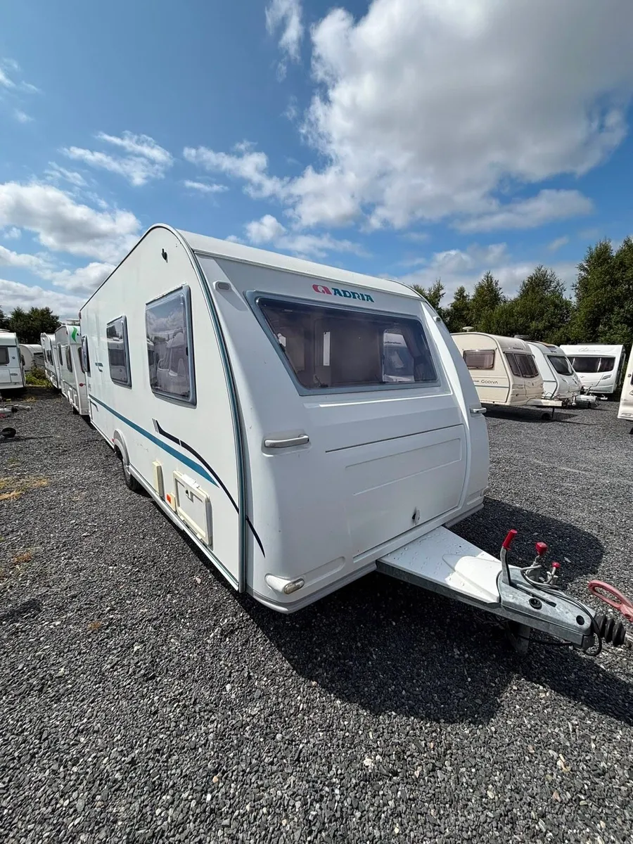 Adria 6 berth fixed bed single axle Caravan - Image 3