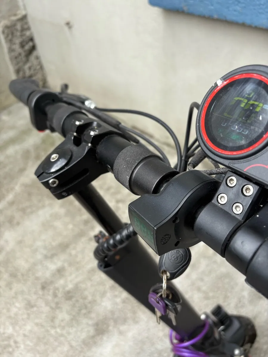 Kugoo Kirin M4 Pro Electric Scooter - Athlone - Image 1