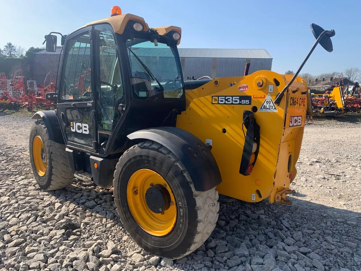 JCB 535-95 (2015) 30' REACH - Image 4