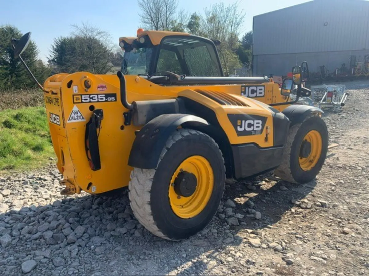 JCB 535-95 (2015) 30' REACH - Image 3