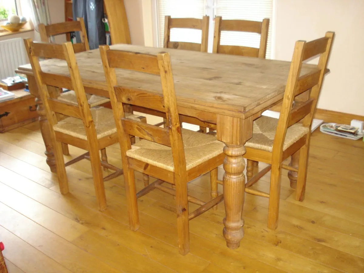 LARGE RUSTIC MEXICAN PINE TABLE & 6 CHAIRS. - Image 1