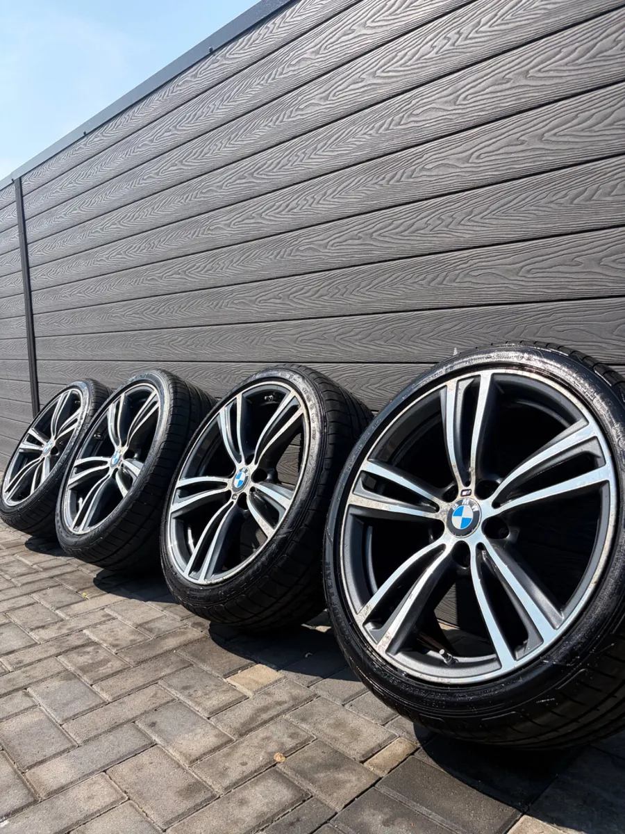 19” GENUINE BMW F30 M-SPORT ALLOY WHEELS & TYRES - Image 1