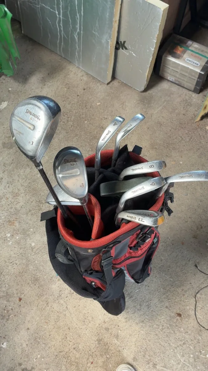 Right Handed Golf Clubs and Golf Bag - Image 2