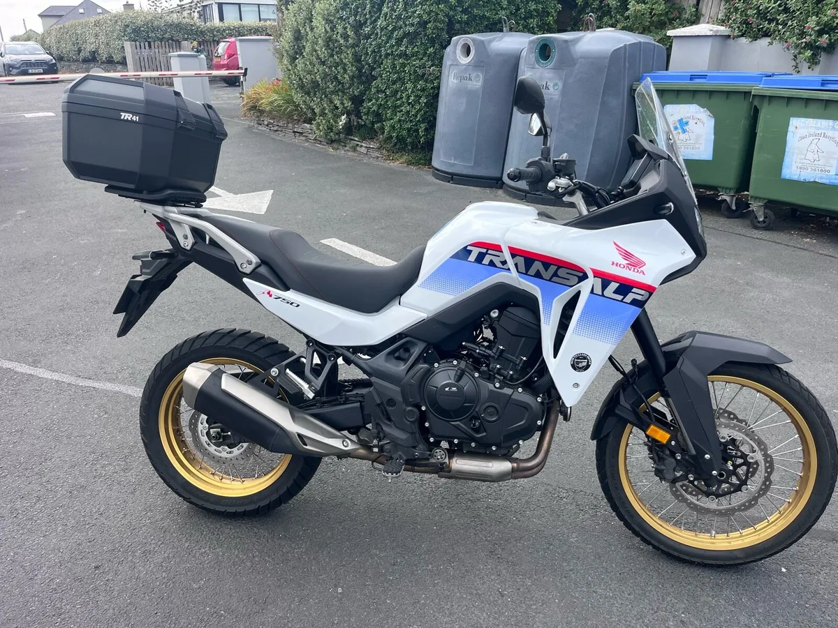 Honda transalp 750 - Image 1