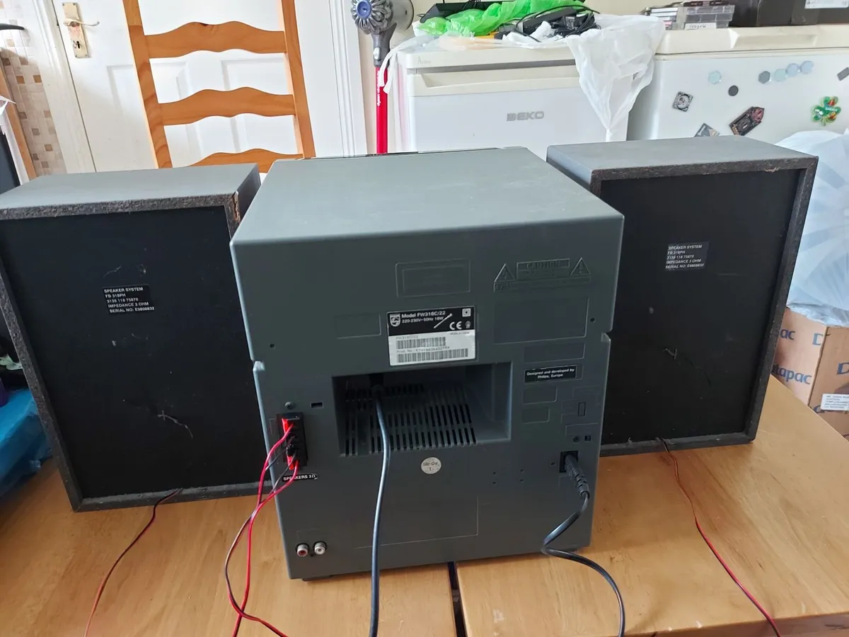 Philips Music System, Model FW316C22 - Image 2
