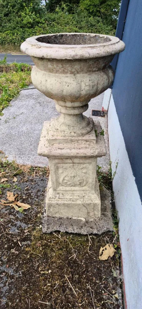 Grecian Urns Concrete 3ft high - Image 4