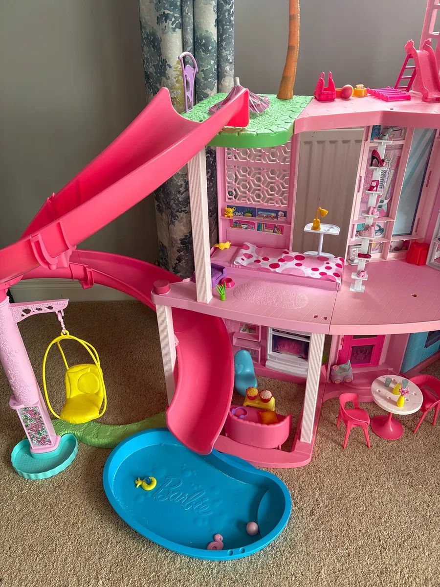 Barbie Dream House, Airplane, Campervan, vehicles - Image 3