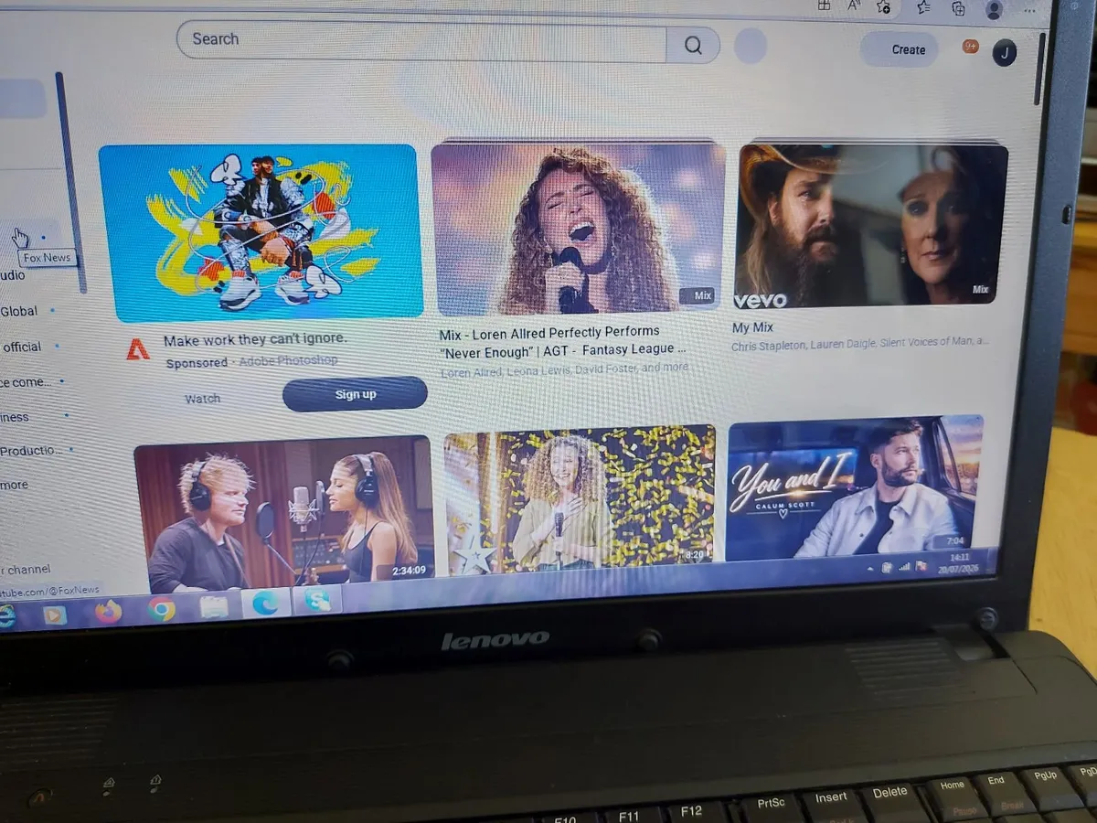 Lenovo G560E 15.6 inch Laptop,  Windows 7 - Image 2