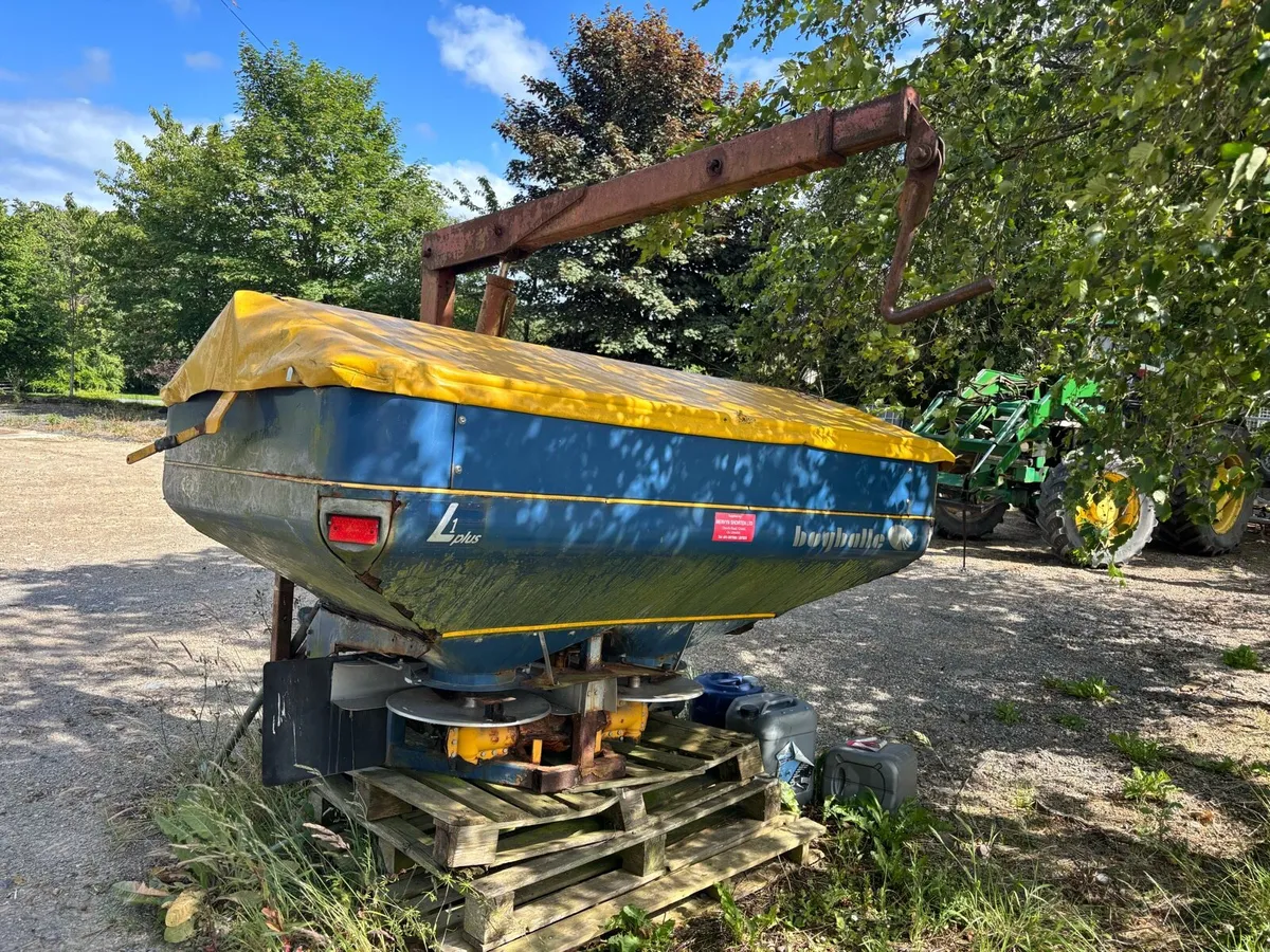 Fertilizer spreader - Image 2