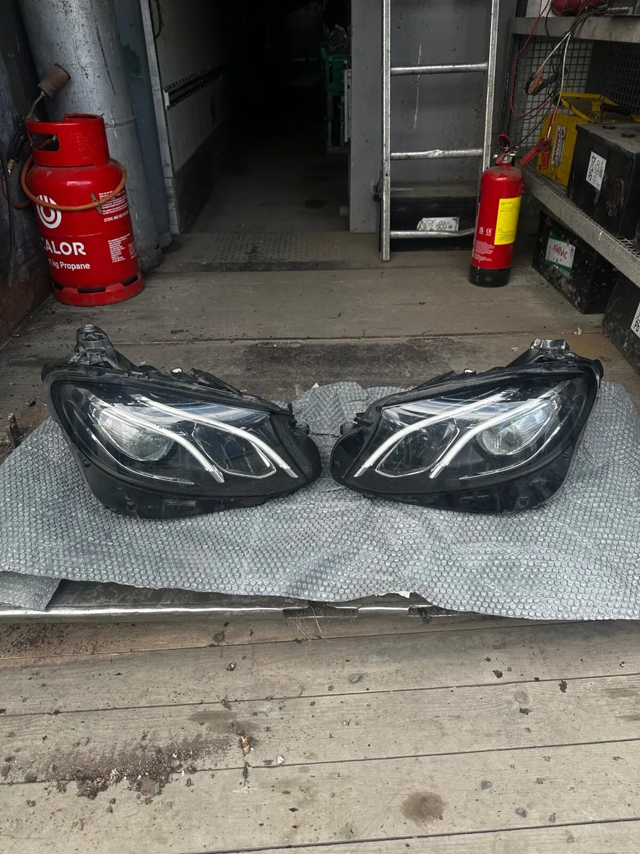 Mercedes e 220 - Image 1