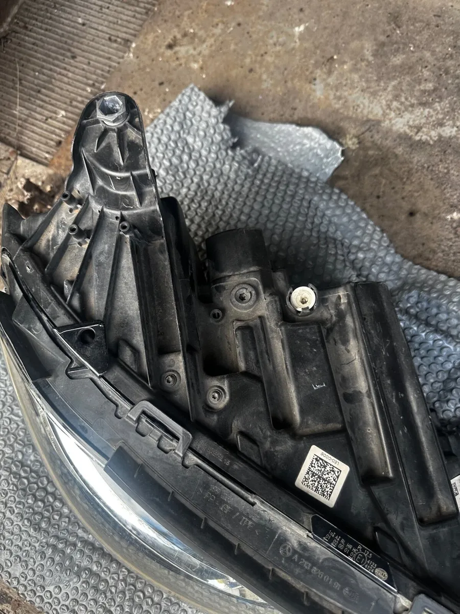 Mercedes e 220 - Image 3