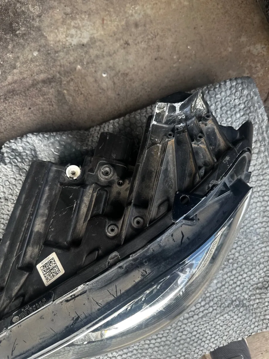 Mercedes e 220 - Image 4