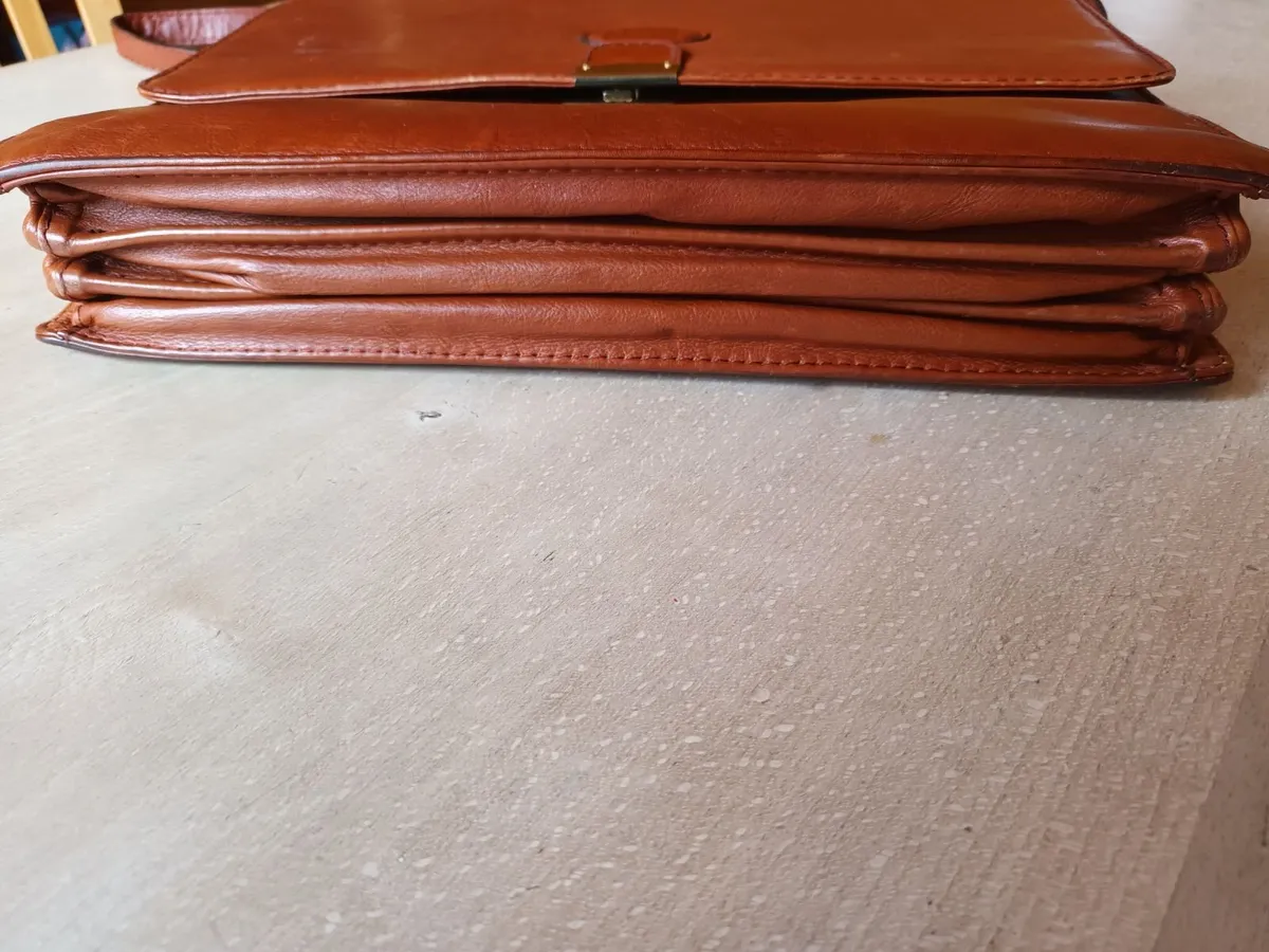Leather Briefcase (unisex) - Image 3