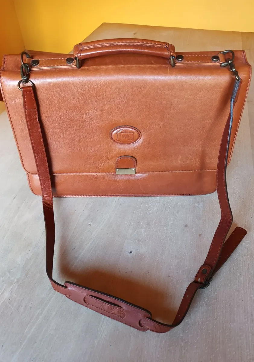 Leather Briefcase (unisex) - Image 1