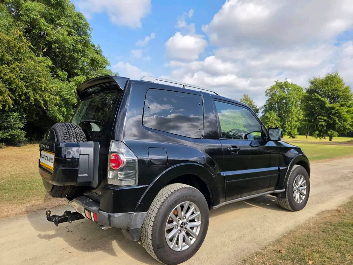 2010 MITSUBISHI 3.2 SHOGUN - Image 2