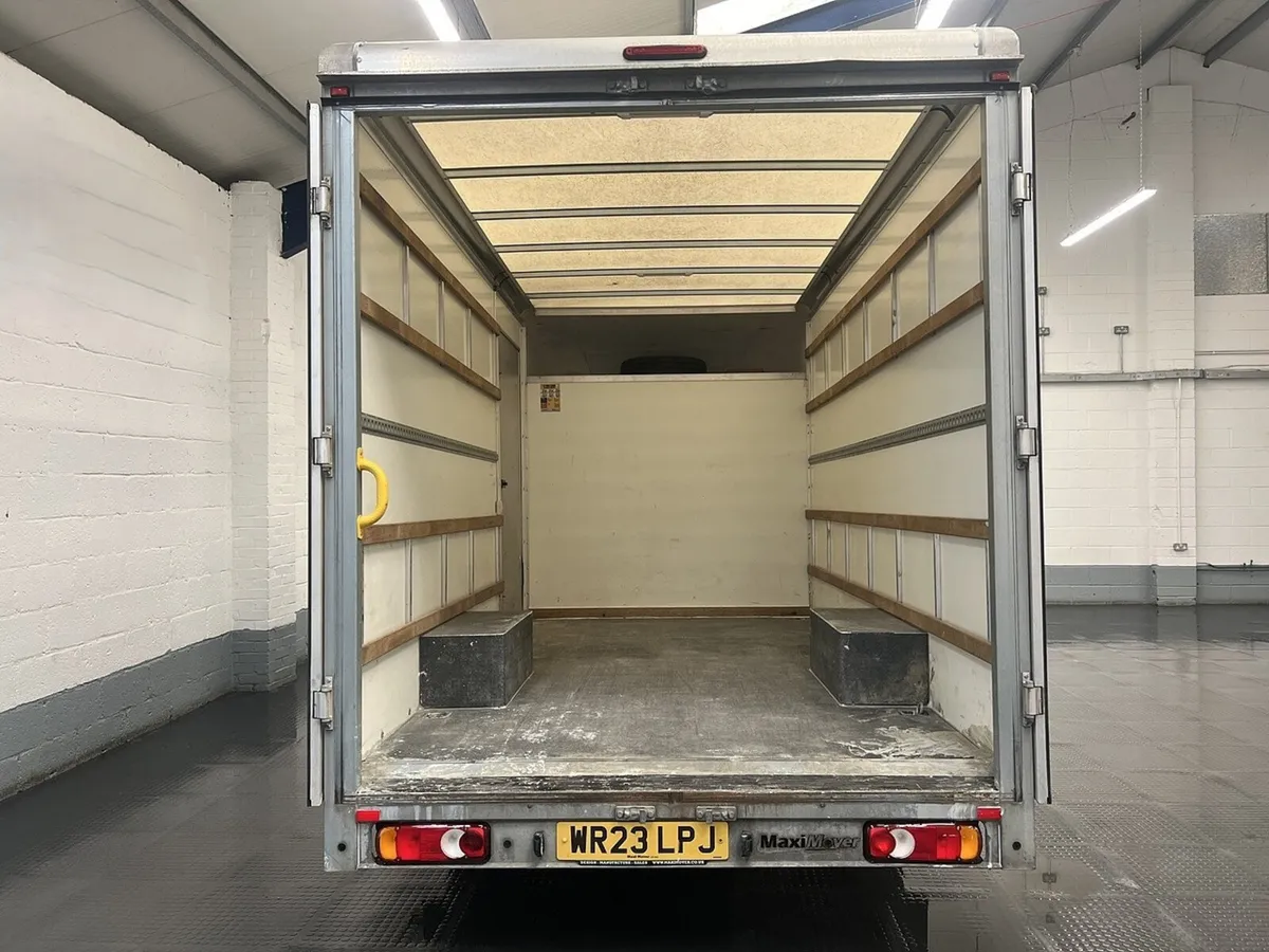 VB - 2023 Renault Master Luton Low Loader Van - Image 2
