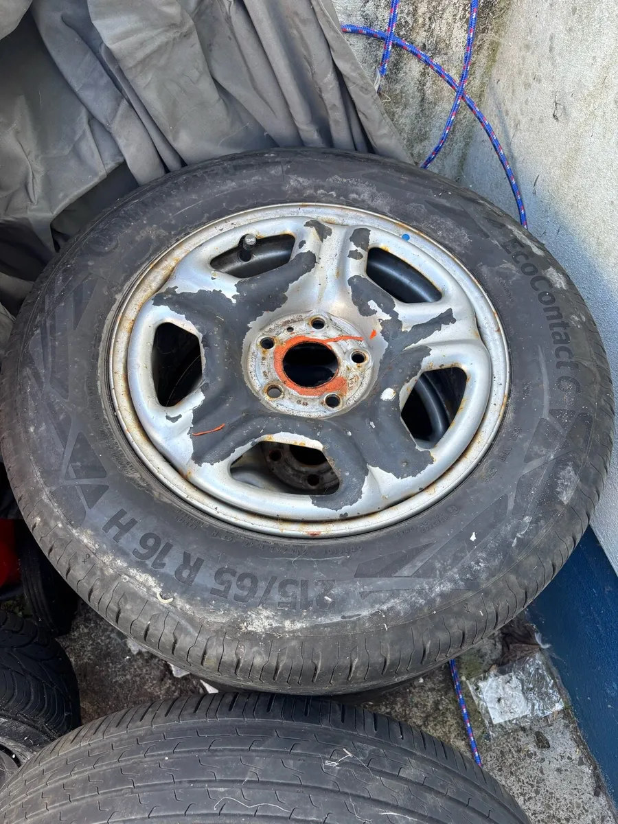 4 x Continental EcoContact 6 Tyres 215/65 R16 - Image 3