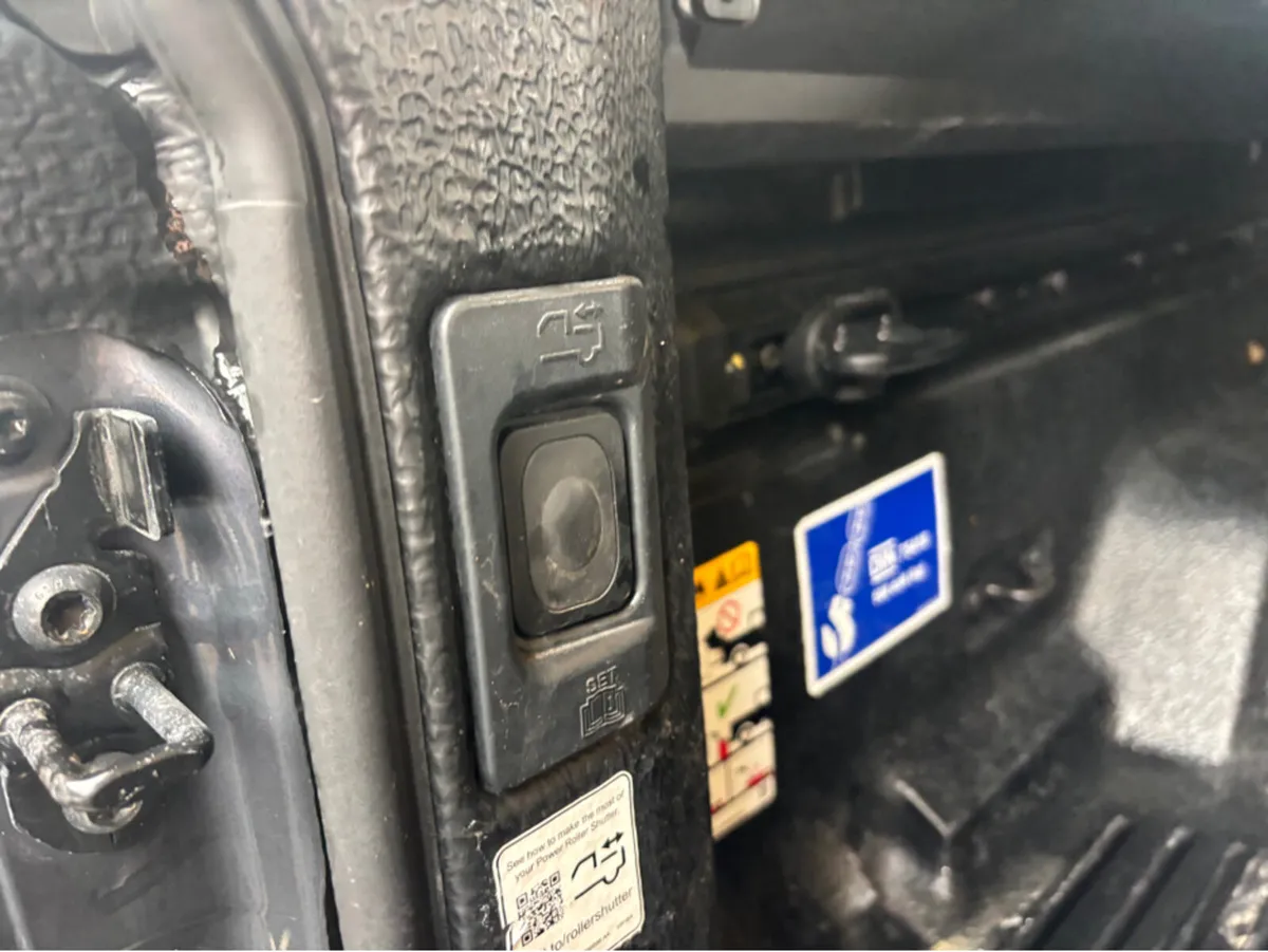 Ford Ranger WILDTRAK - 2.0 TDI 213 D/CAB P/U THIS - Image 3