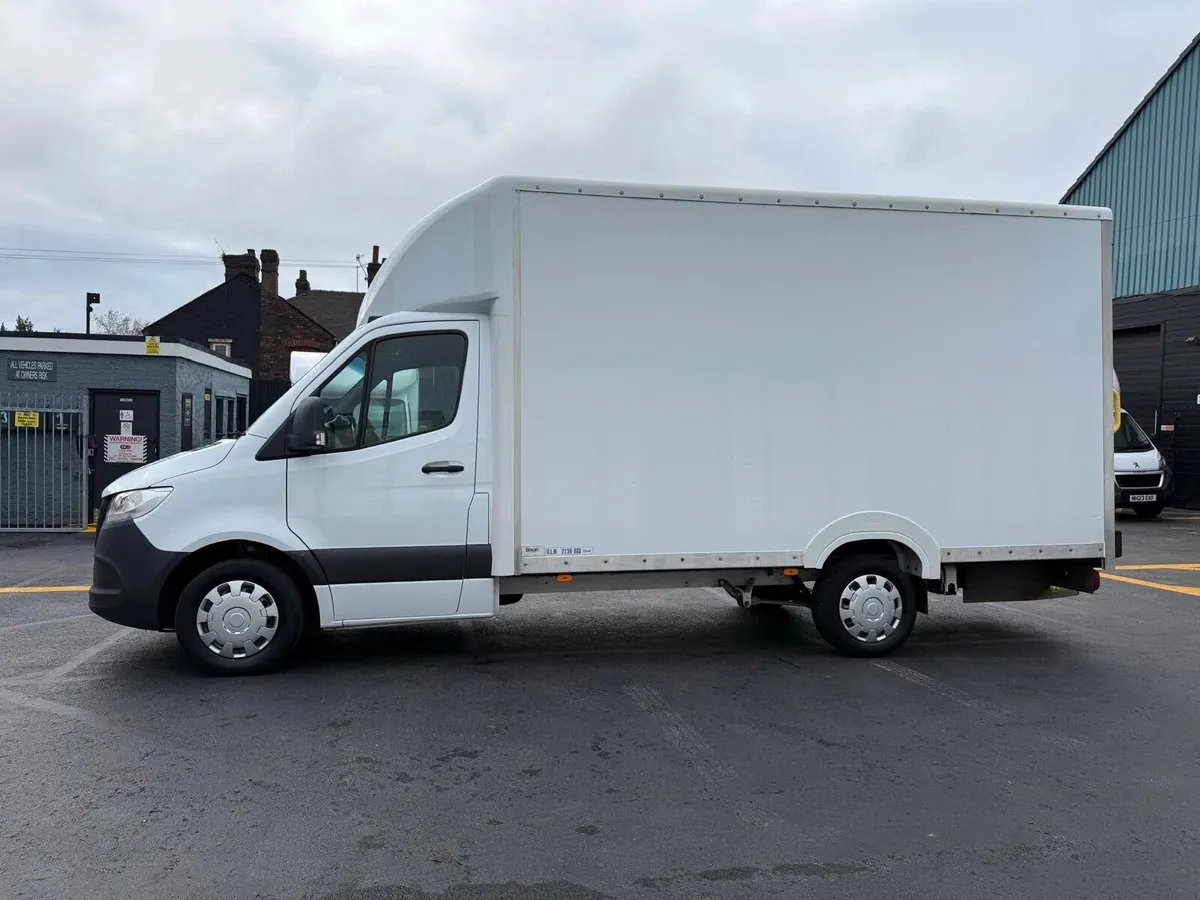 VB - 2021 Mercedes-Benz Sprinter Luton Low Loader - Image 1