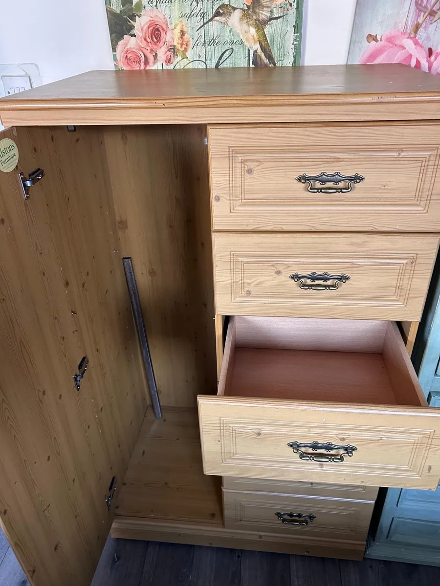 Kids wardrobe - Image 2