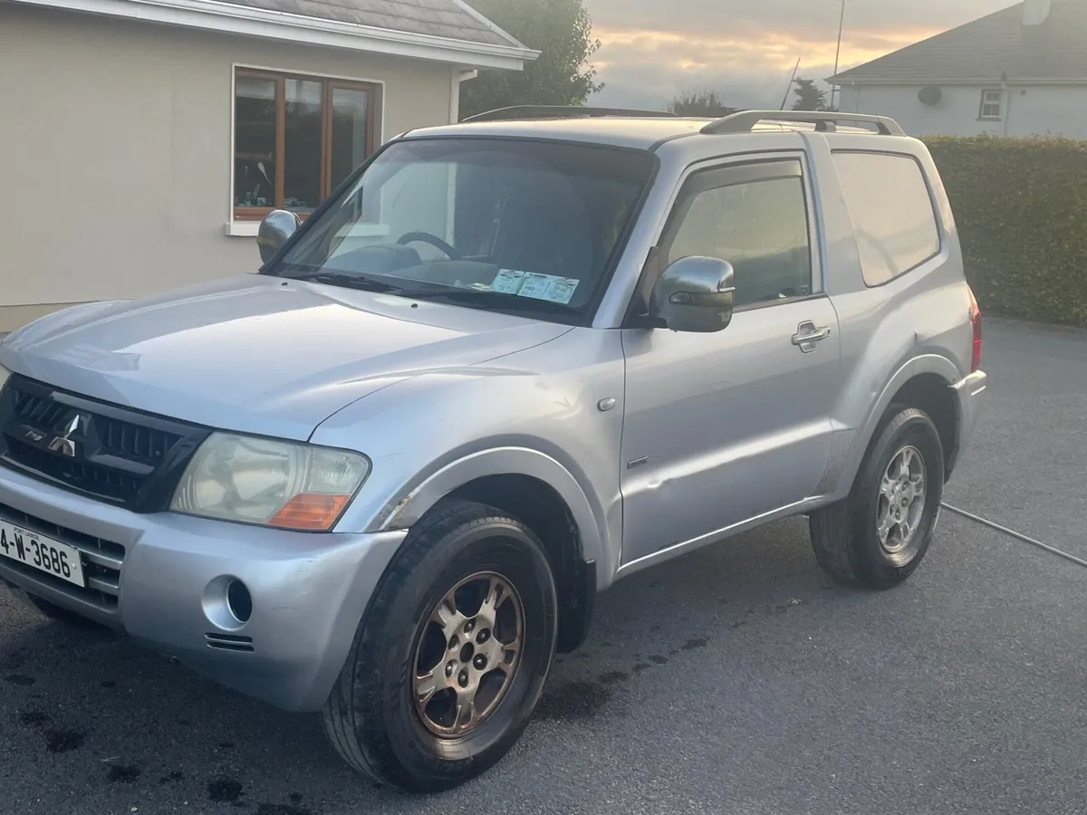 Mitsubishi Pajero 2004 - Image 1