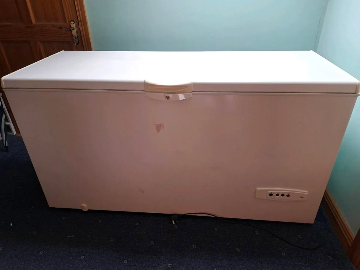 Whirlpool chest freezer - Image 1