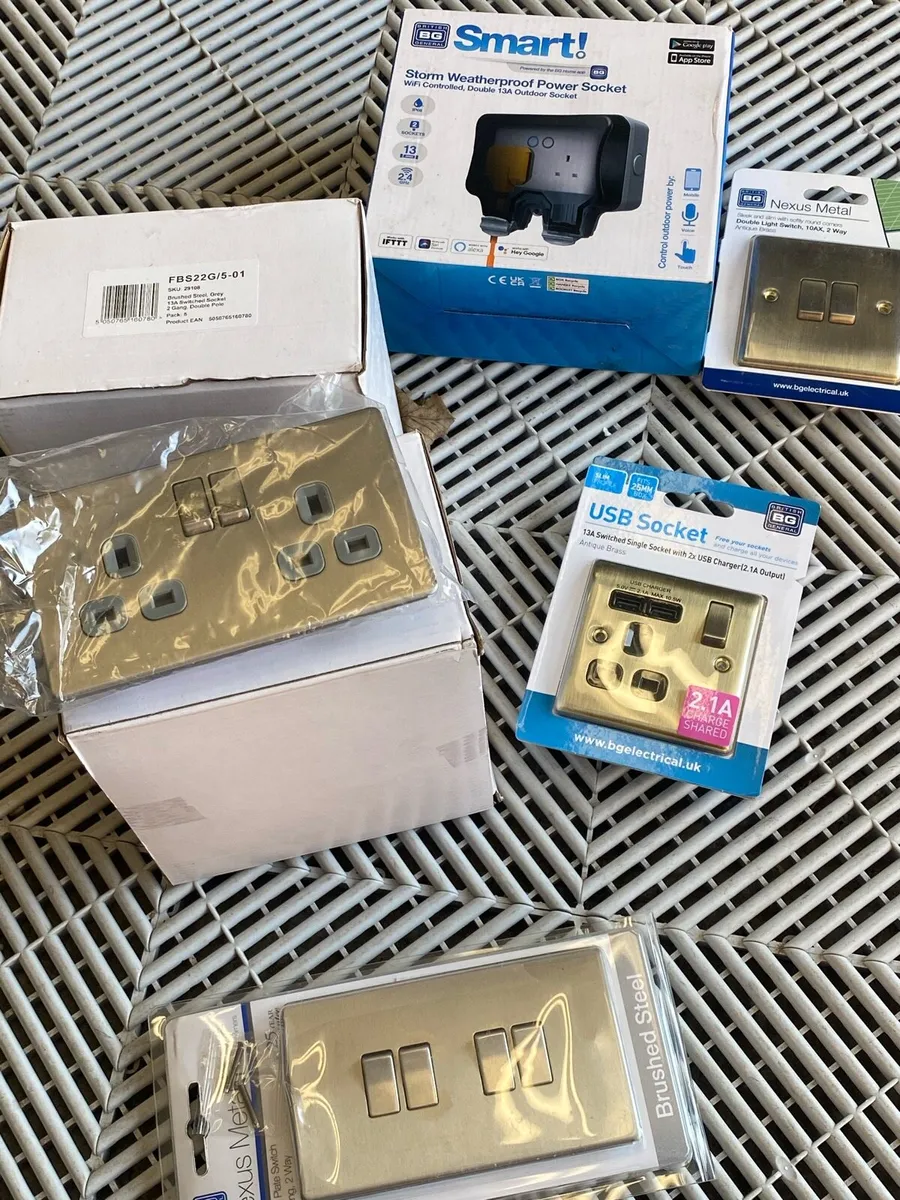 Sockets & switches - Image 2