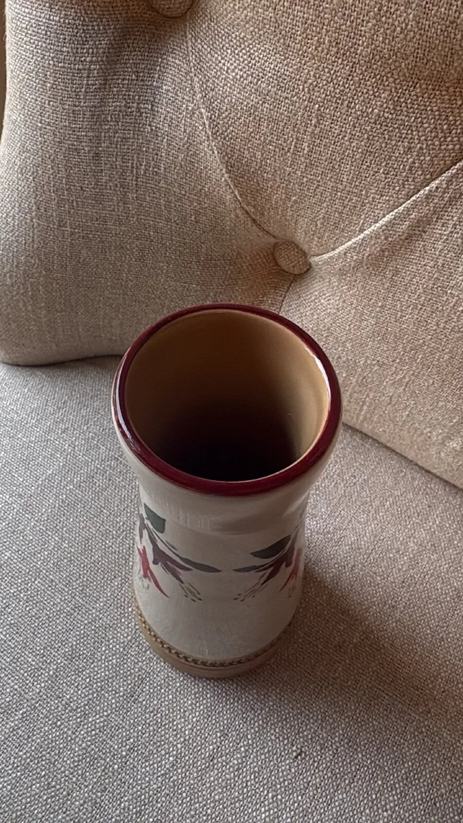 Nicholas Mosse signed vase - Image 2
