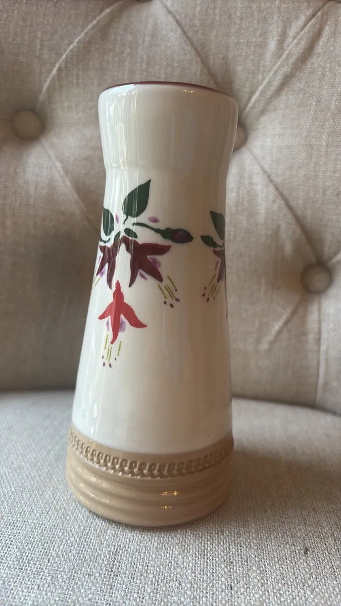 Nicholas Mosse signed vase - Image 1