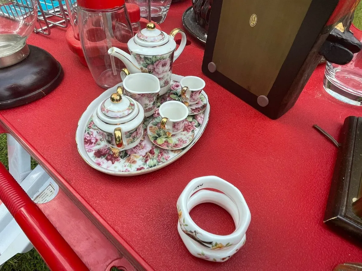 Assorted bric a brac and other items. - Image 2