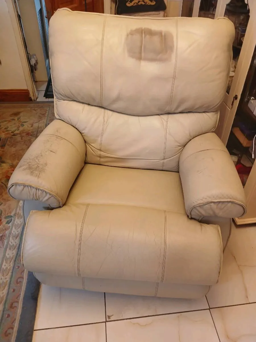Lazy boy chair - Image 3