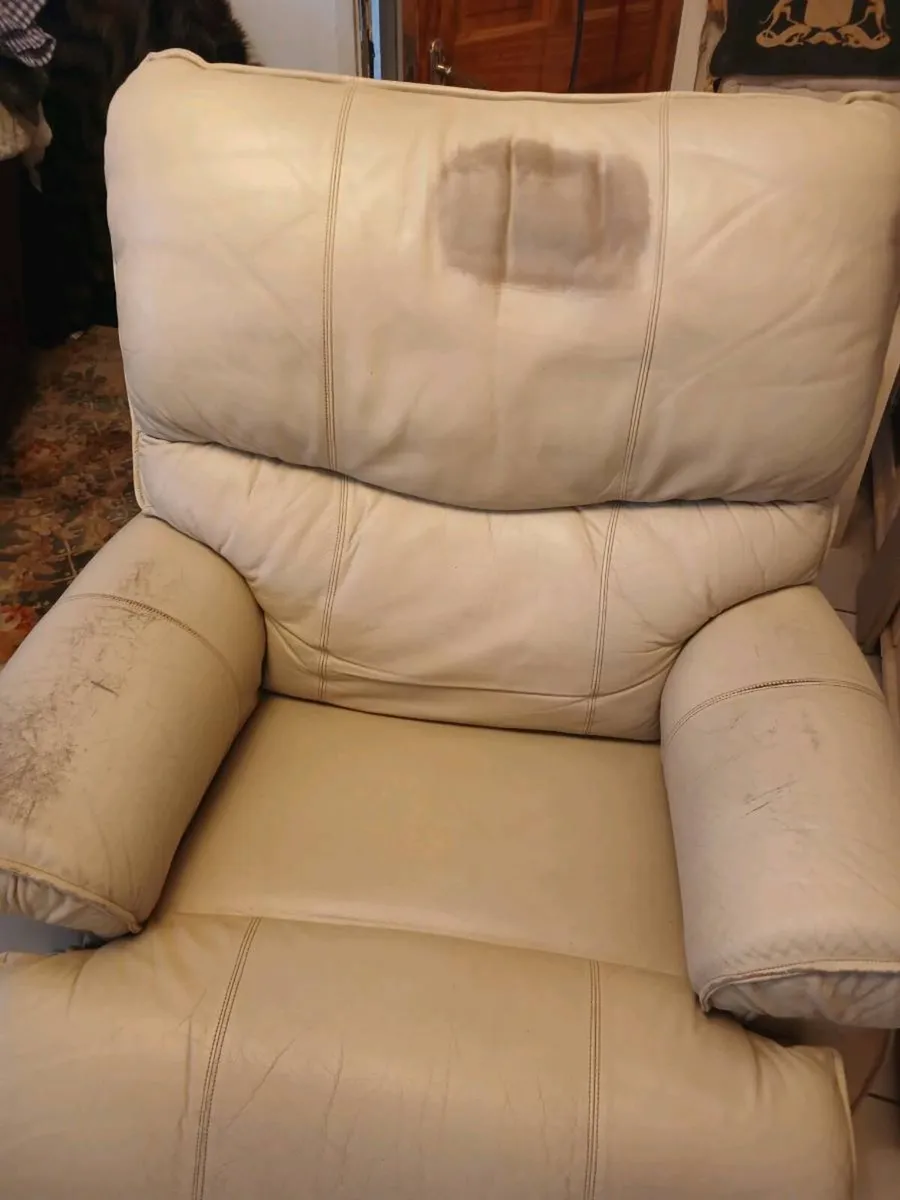 Lazy boy chair - Image 4