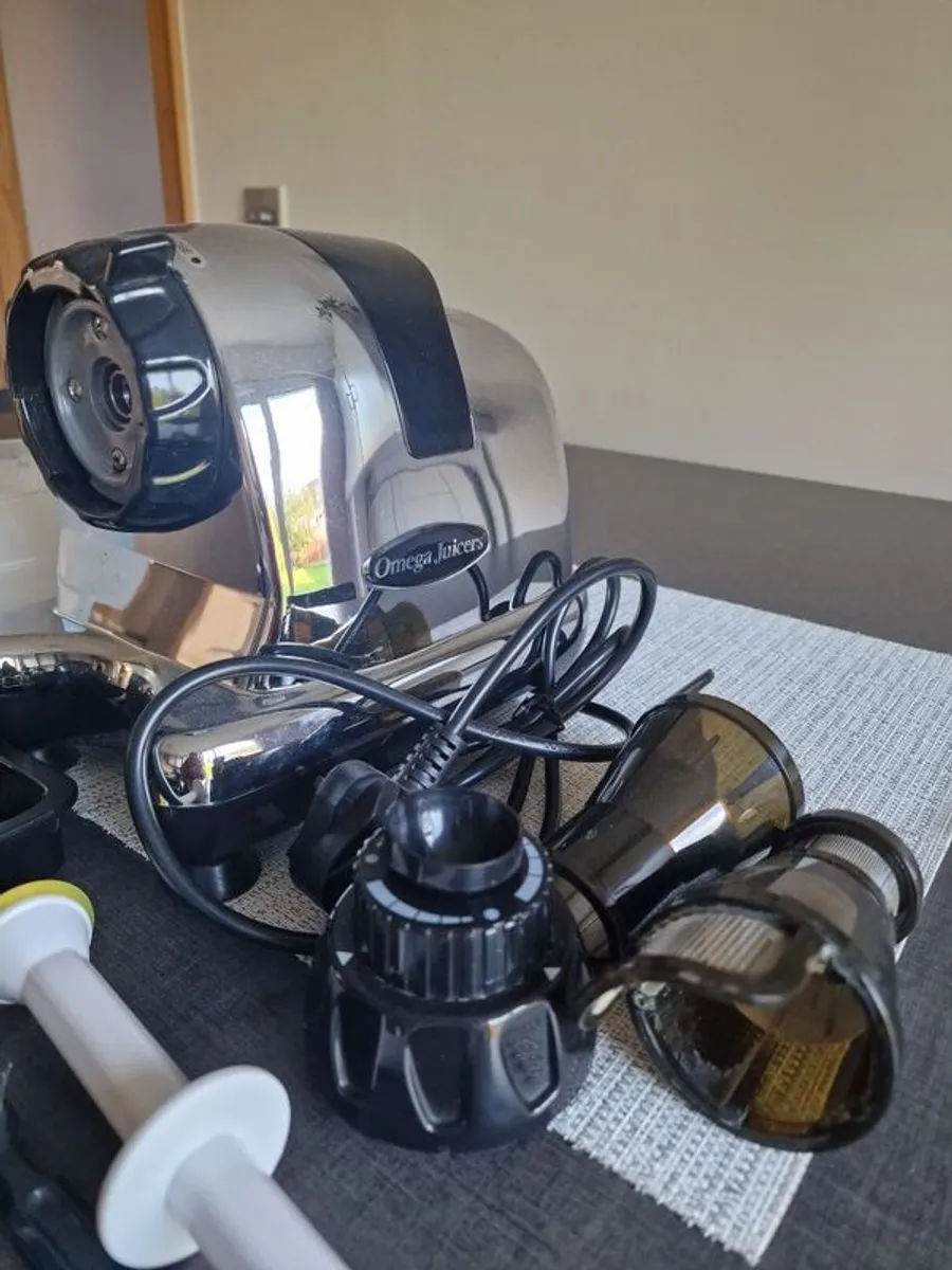 Omega juicer - Image 1