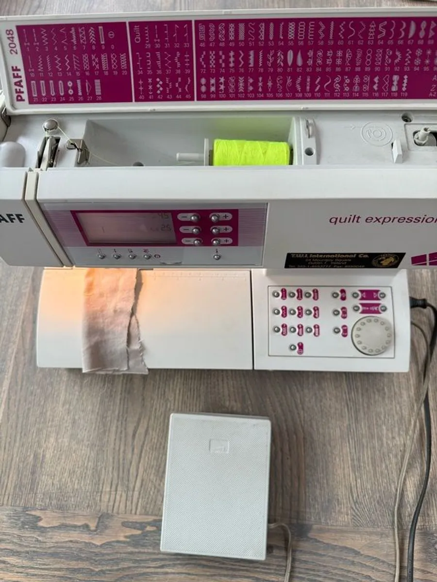 Pfaff Quilt Expression 2048 Sewing Machine - Excellent condition - Image 4