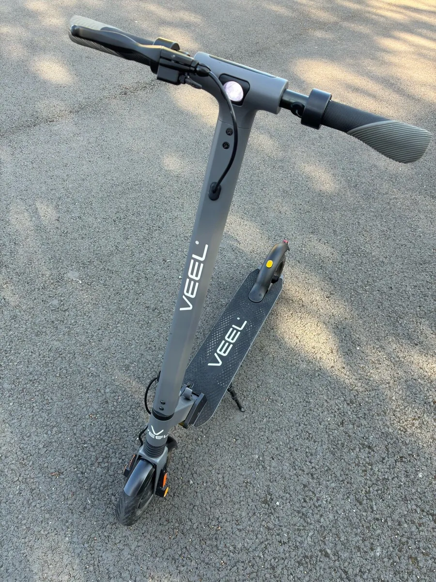Veel S8 Ractor Electric Scooter - €150 ONO - Image 1