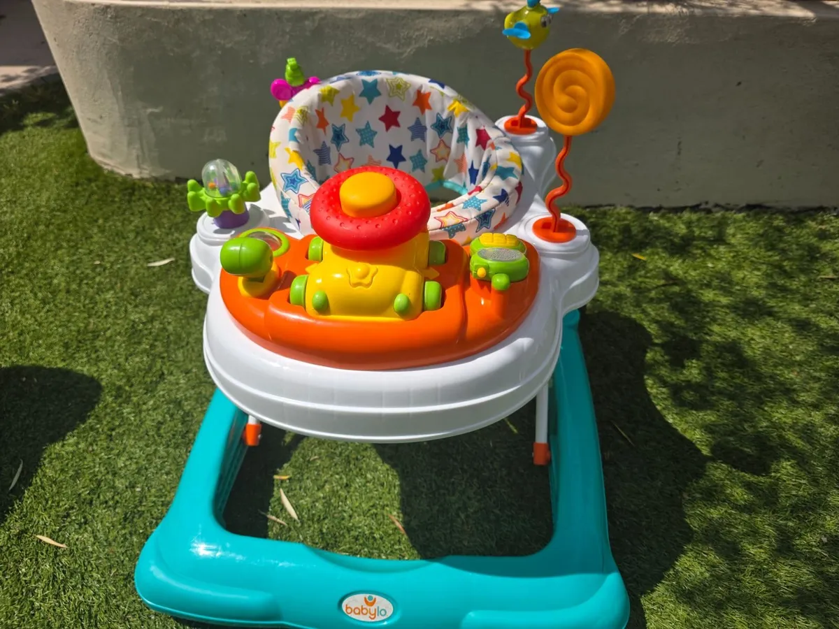 Baby walker - excellent condition - Image 1