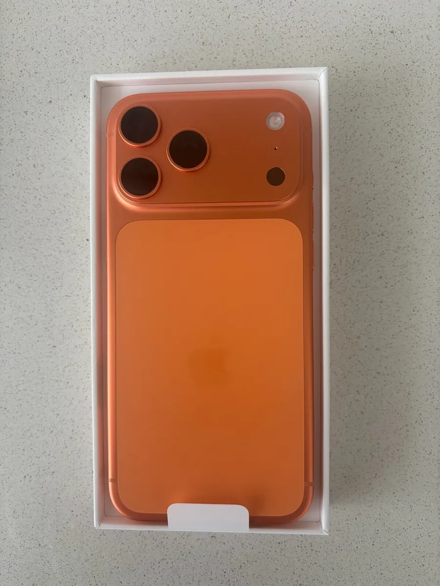 Apple iPhone 17 Pro Max 512GB Cosmic Orange & Case - Image 2
