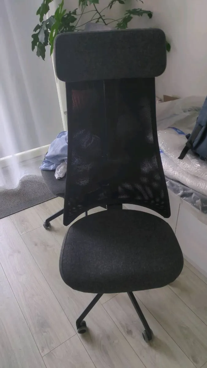 Office chair - Image 1