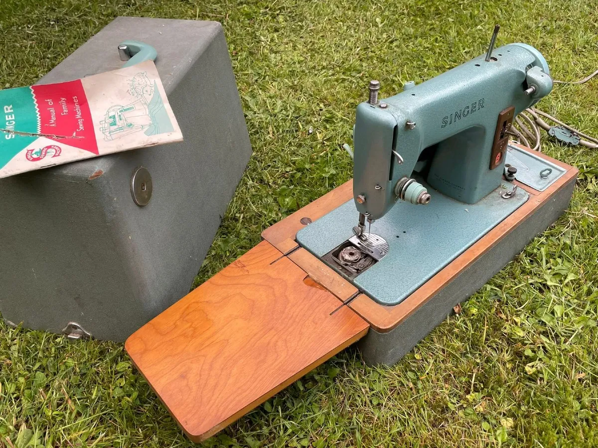 Vintage Singer Sewing Machine - Image 2
