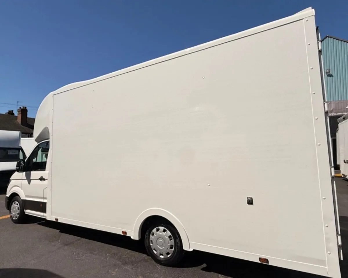 VB - 2022 Volkswagen Crafter Luton Box Van - Image 4